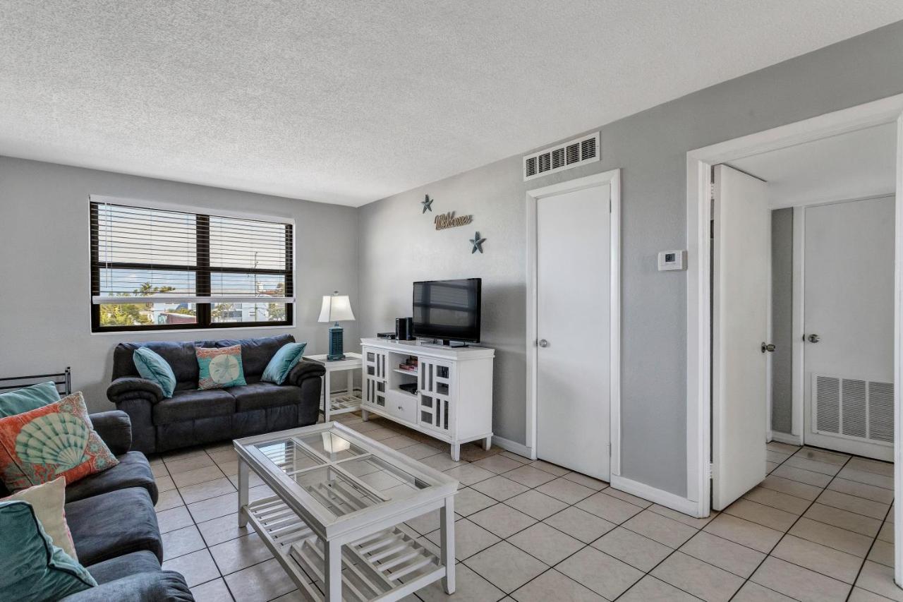 Gulf Winds Resort By Travel Resort Services St. Pete Beach Extérieur photo