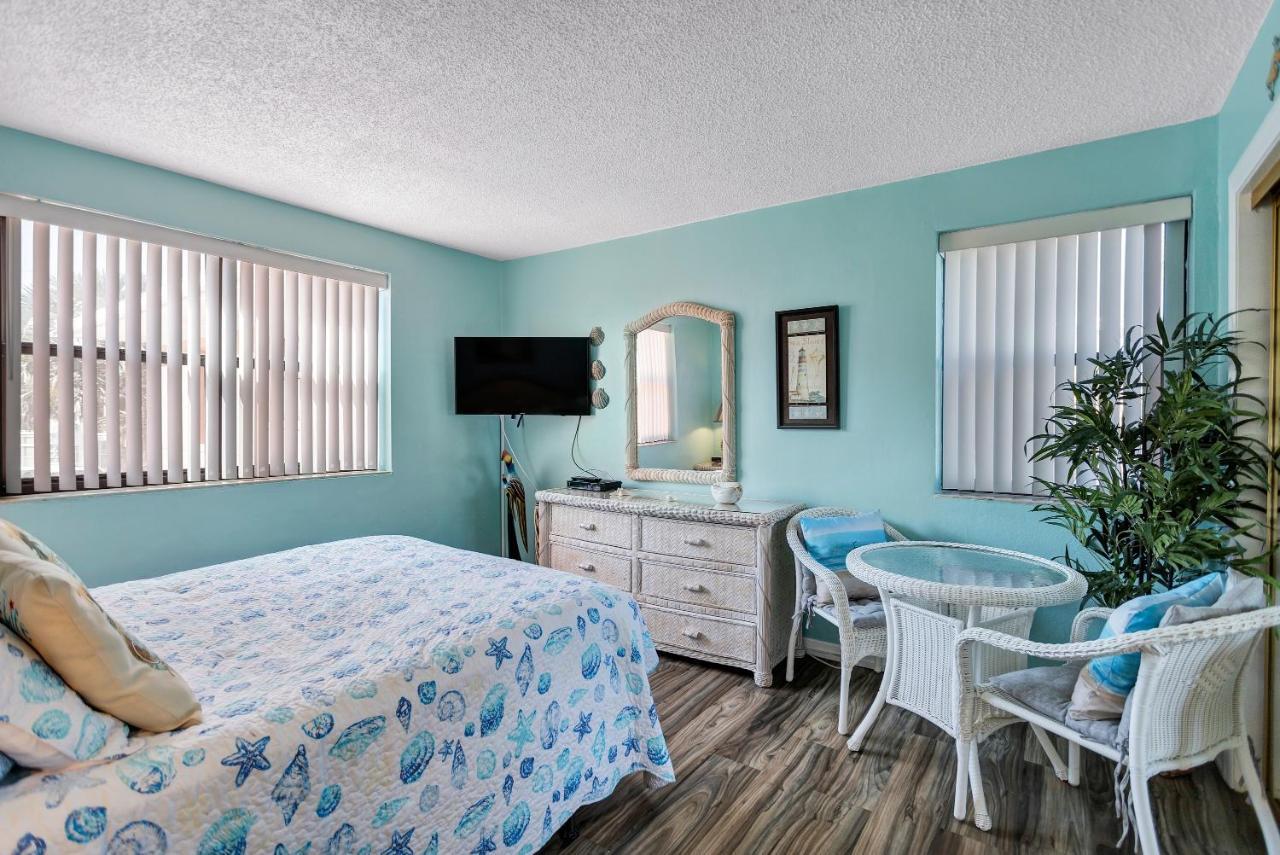 Gulf Winds Resort By Travel Resort Services St. Pete Beach Extérieur photo