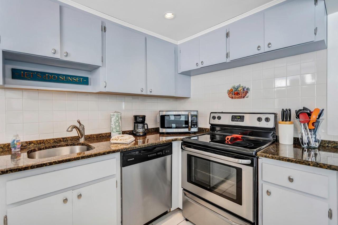 Gulf Winds Resort By Travel Resort Services St. Pete Beach Extérieur photo