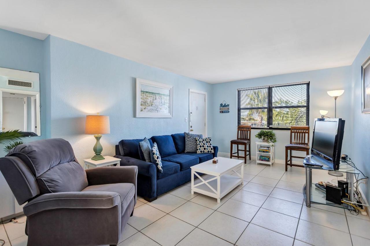 Gulf Winds Resort By Travel Resort Services St. Pete Beach Extérieur photo