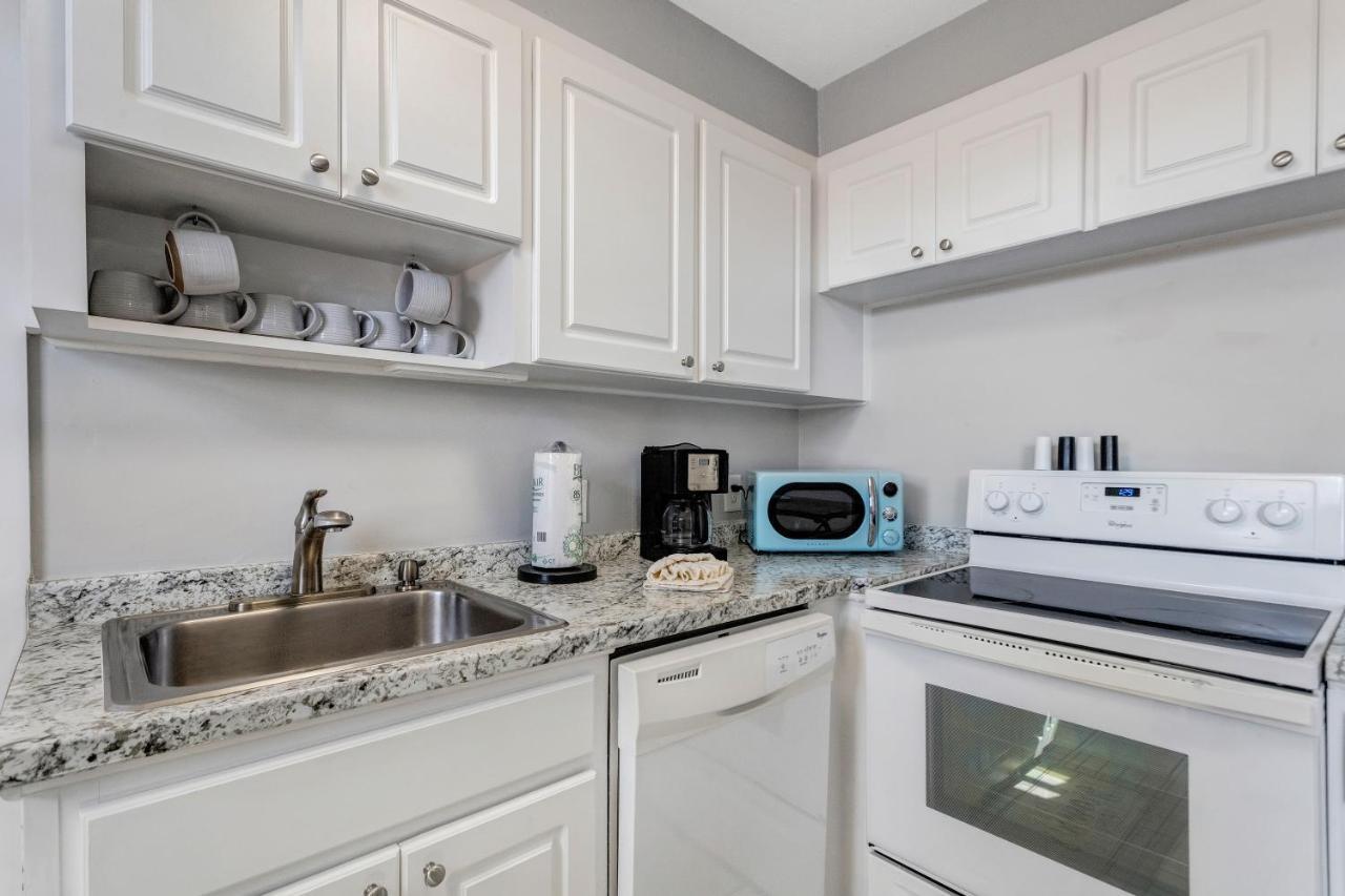Gulf Winds Resort By Travel Resort Services St. Pete Beach Extérieur photo