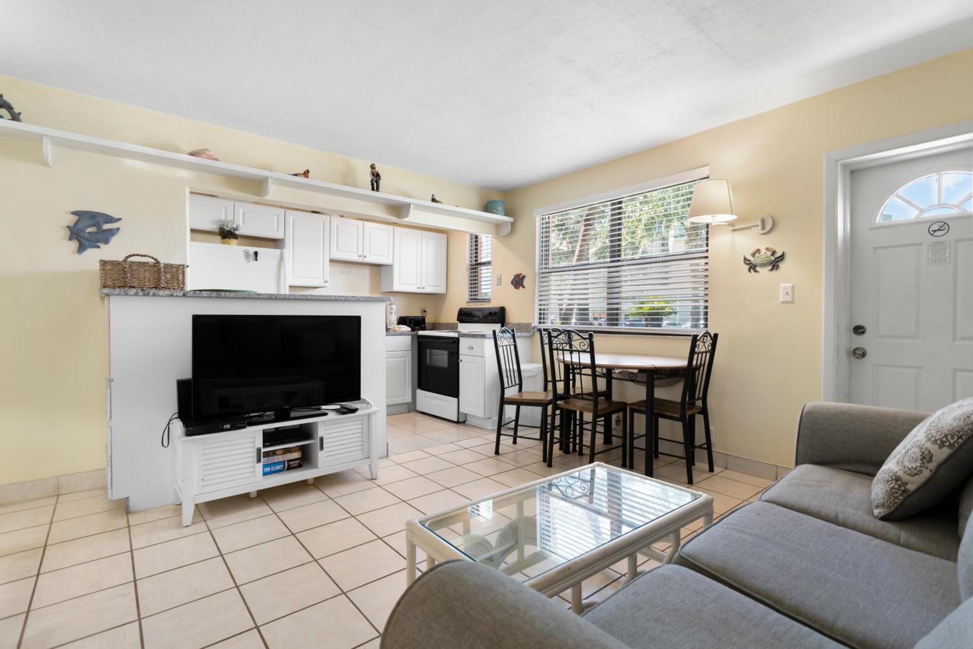 Gulf Winds Resort By Travel Resort Services St. Pete Beach Extérieur photo